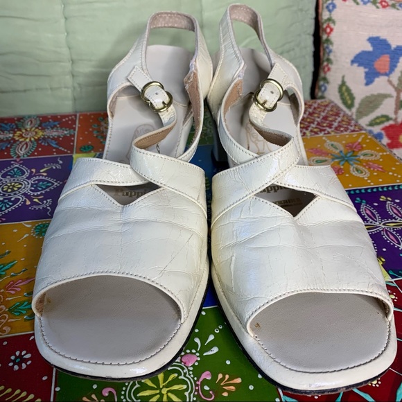 70s Hush Puppies Heels - Picture 3 of 10